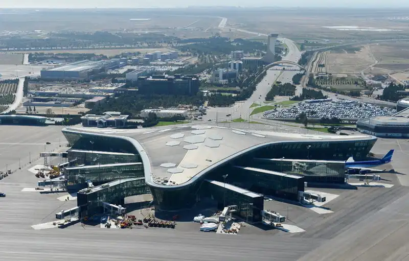 haydar-aliyev-airport-5.webp