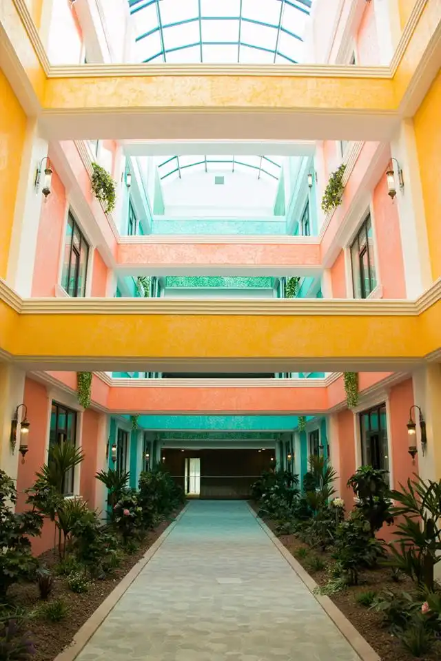 rich-hotel-80.webp